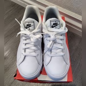 Women Nike Court Royale AC Size 6